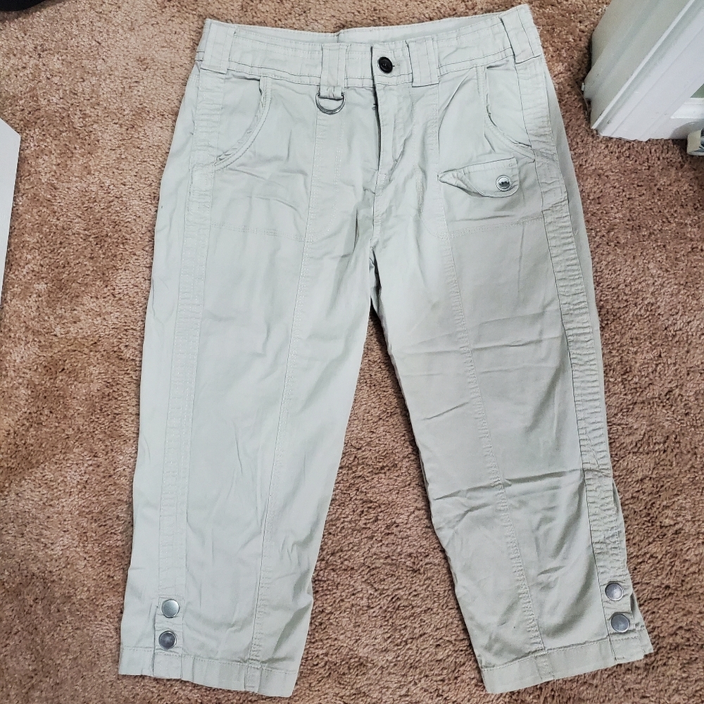 Beige cargo capris